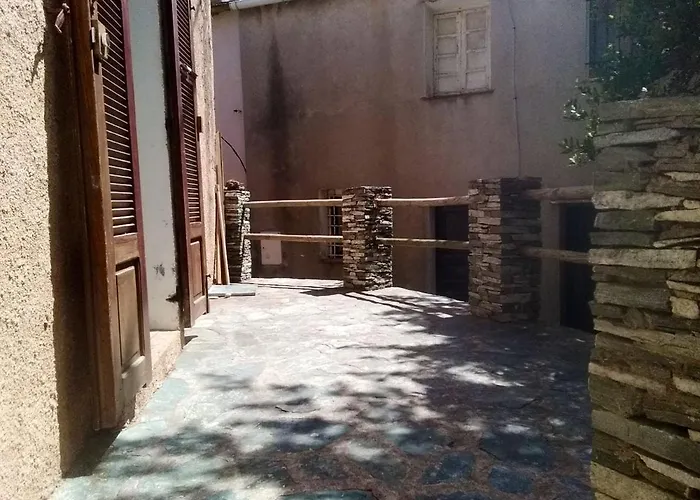 Maison Confortable A Avec Terrasse Et Jardin Rogliano